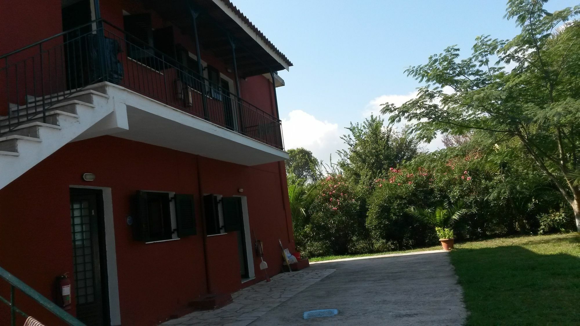 Sunny Dreams Apartments Ýpsos Exterior foto